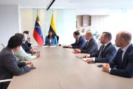 Venezuela y Colombia revisan venta de Monómeros