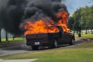 Video: Arde troca en parque de El Paso