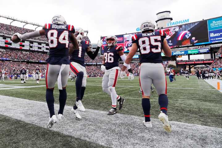 Keeping 8 receivers highlights one of biggest Patriots roster surprises