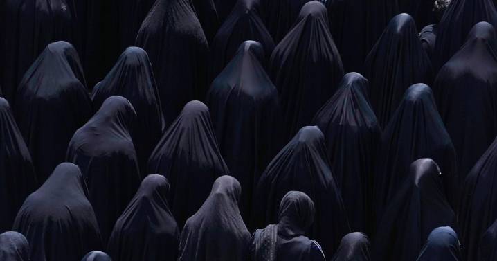 Shiite Muslims mark the end of the Arbaeen pilgrimage in photos