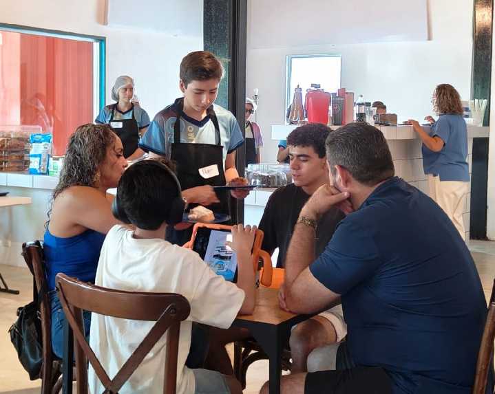 Cafetería en Mérida permite a niños volverse en trabajadores