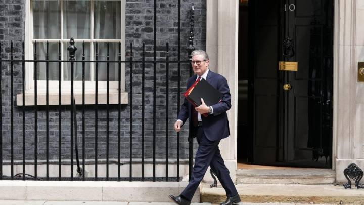 Ruthless Starmer shakes up No 10 team ahead of make