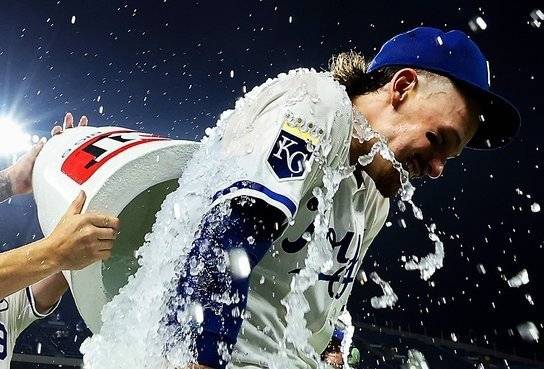 Bobby Witt Jr. llegó a 100 jonrones en MLB