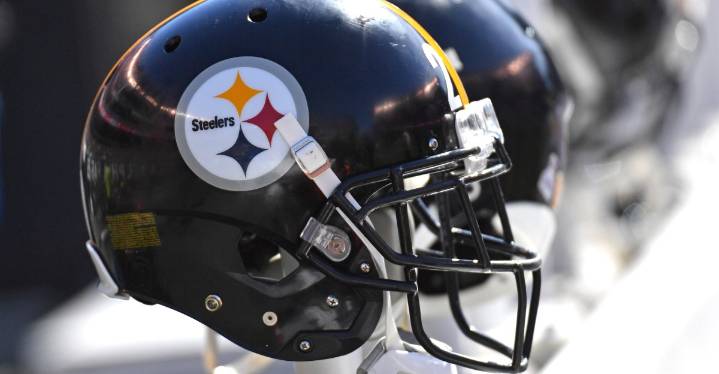 Steelers release 12 players on Monday
