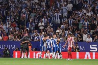 Simeone deja solo a Julián Alvarez y el Espanyol acaba remontando