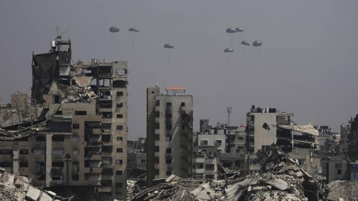 El ministro de Defensa israelí amenaza con destruir la ciudad de Gaza si Hamas no acepta sus condiciones para el alto el fuego