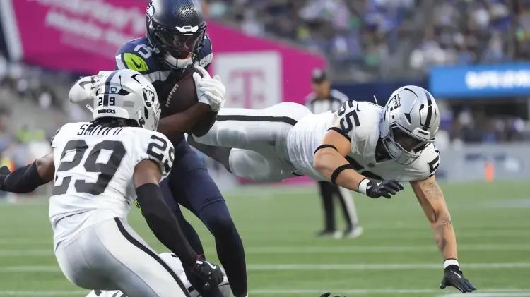 Raiders muestran graves fallas defensivas en empate con Seahawks