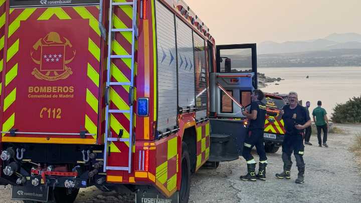 Evacuadas 19 personas tras caer al agua en el embalse del Atazar mientras hacían kayak