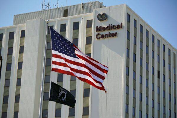 Congress looks to ease veterans' use of health care outside the VA
