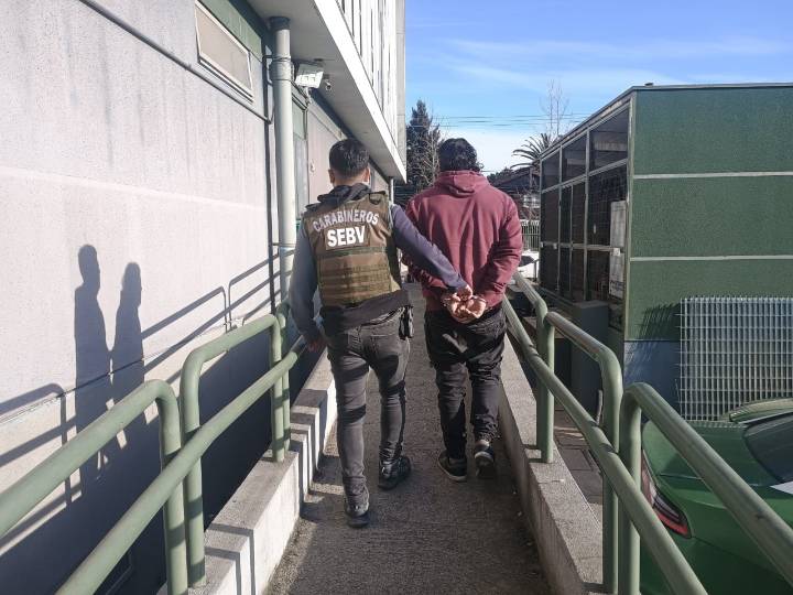 Estaba prófugo pero ahora fue detenido en Chillán.