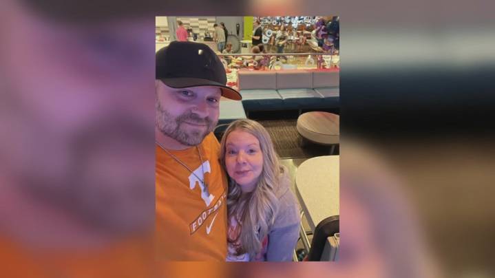 Love across the lines: Couple's rivalry fuels friendly Tennessee