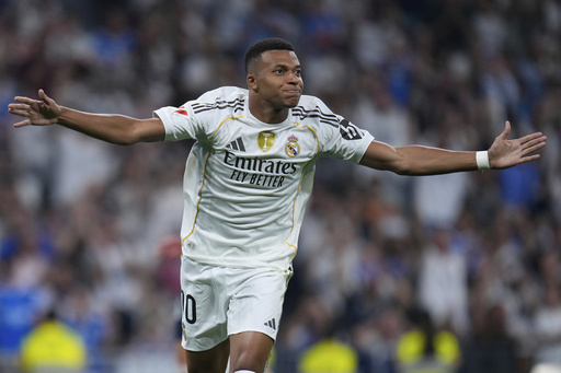 Gol de penal de Mbappé le da al Real Madrid su primera victoria en La Liga, 1