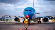 Empieza el paro de controladores aéreos: cómo es el cronograma de protestas y a qué vuelos afectará