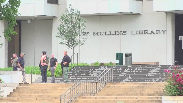 U of A students react to false shooting scare