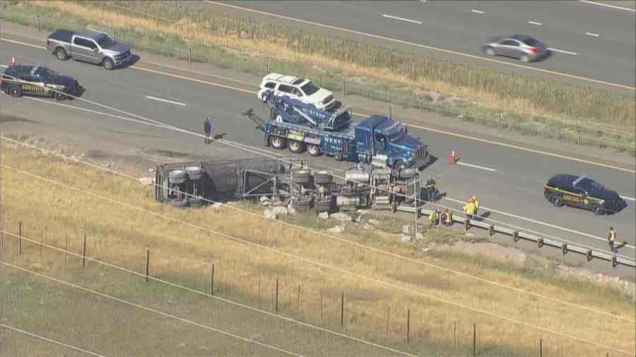 Semitrailer rollover crash on C-470 closes lane, slows traffic for hours Monday