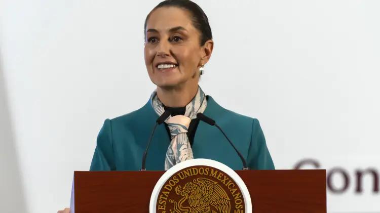 Sheinbaum rechaza críticas de exconsejeros del INE...