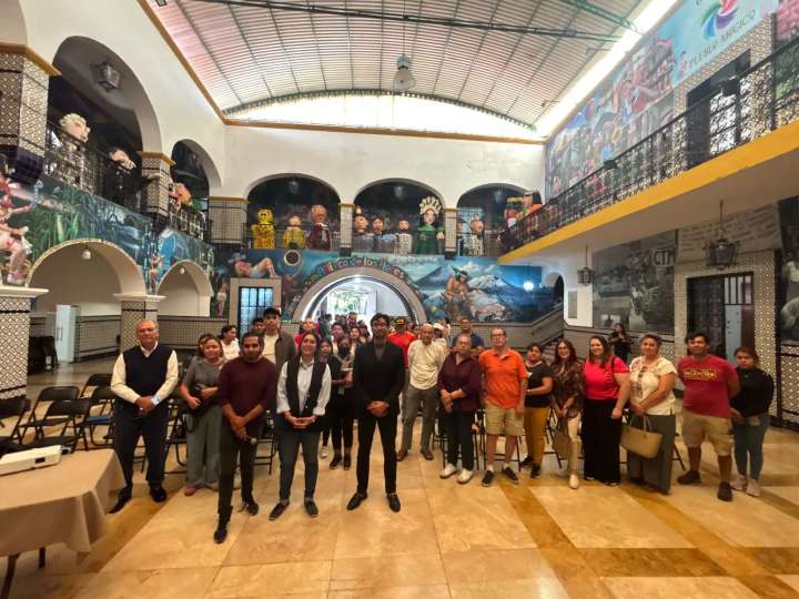Ariadna Ayala refrenda su compromiso con emprendedores y pequeñas empresas de Atlixco