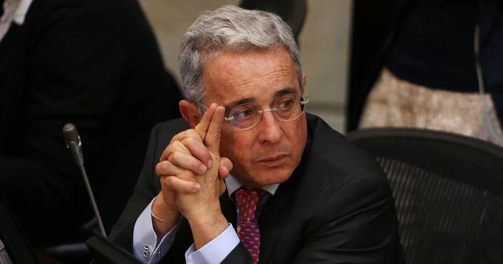 Justicia colombiana ordena libertad inmediata del expresidente Álvaro Uribe