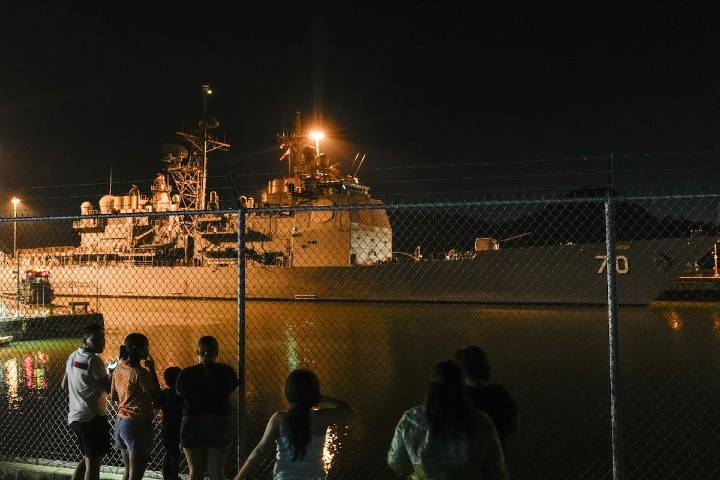 Un buque lanzamisiles de Estados Unidos ingresó al canal de Panamá rumbo al Caribe