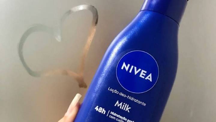 No los tires: reutilizá los envases de crema Nivea y creá organizadores colgantes únicos para el baño