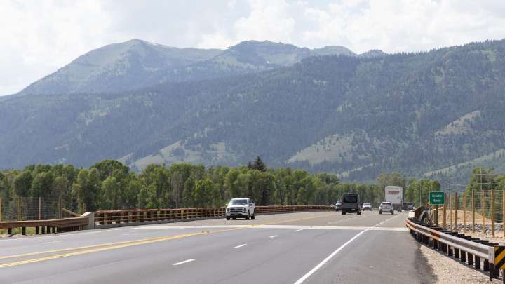 Sign installation near Snake River Bridge to close one lane Friday