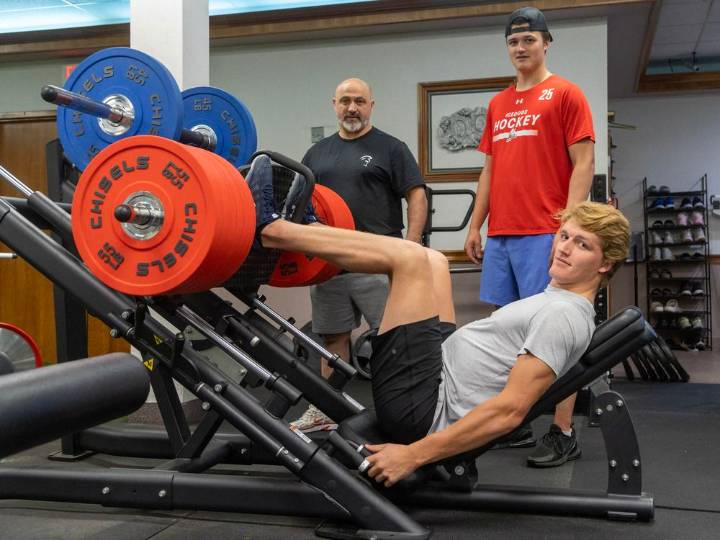 Dylan & Ryan Roobroeck on rivalry, roots, chasing NHL dream