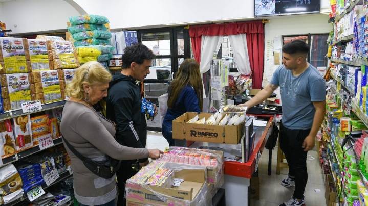 Las ventas minoristas pyme cayeron 2% en julio según CAME