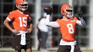Browns deal QB Kenny Pickett to Raiders for 5th