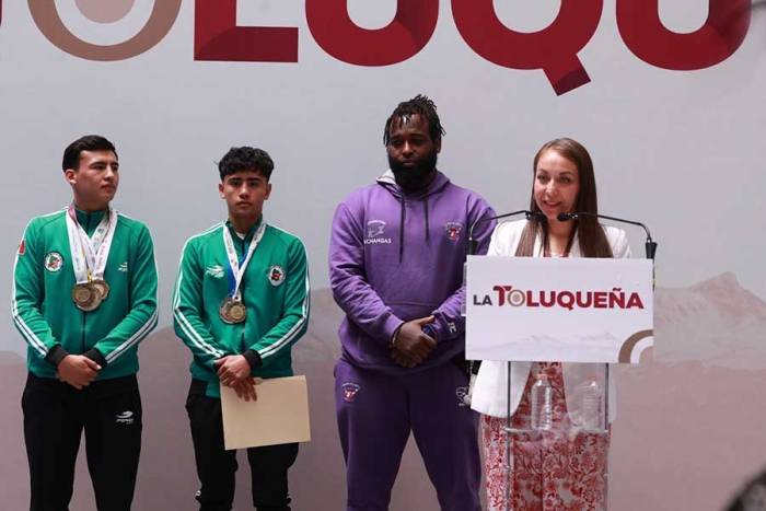 Reconocen a jóvenes pugilistas de Toluca por su destacada trayectoria