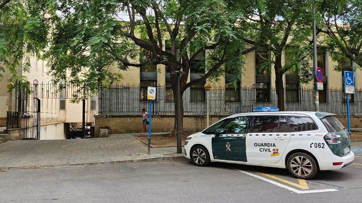Un tribunal anula una sanción interna a un guardia civil por falta de respeto a dos policías locales de Alicante