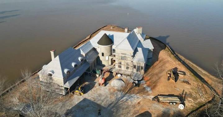 $1.9M 10,000-SF home on Lake Greenwood lists with one catch