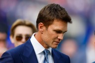 Tom Brady Statue Roasted for Blending Ben Roethlisberger’s Build With Patrick Mahomes’ Touch Tom Brady’s new statue sparked body-shaming jokes, but the QB countered with sharp humor and a few playful 