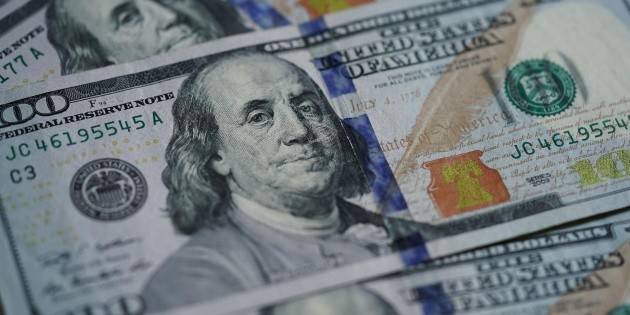 Peso mexicano logra leve recuperación al cierre del viernes
