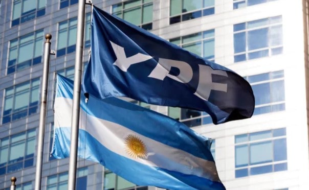 Fallo para la Argentina: la Justicia de Nueva York suspendió la entrega del 51% de las acciones de YPF