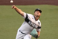 Huskies’ Sean Waits goes the distance in playoff win