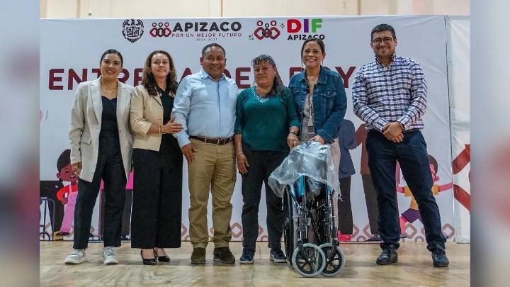 Reciben apoyos familias de Apizaco en situación vulnerable