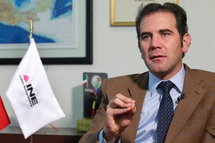 Ordena Corte eliminar de libros de texto alusión a burla de Lorenzo Córdova