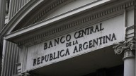 El Gobierno convocó a nueva licitación de deuda para el lunes próximo La medida anunciada por el Ministerio de Economía intentará absorber la liquidez de los pesos e intentar desactivar presiones sobr