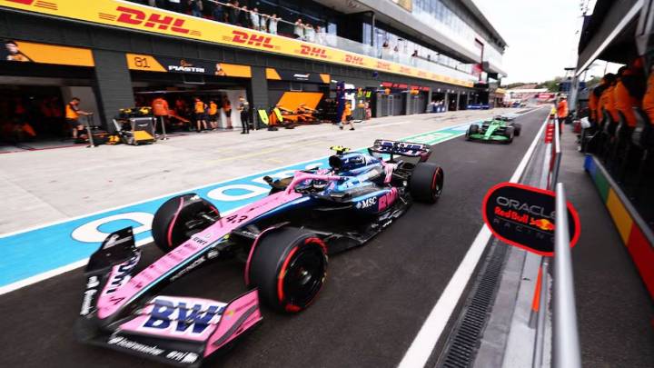 Franco Colapinto gira en el circuito de Hungaroring en Hungría