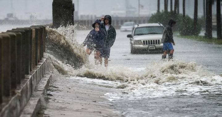 Charleston seawall plan might soon be moving ahead