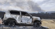 Queda calcinado el coche desde el que la alcaldesa de Maceda supervisaba fuegos, pero ella sale ilesa