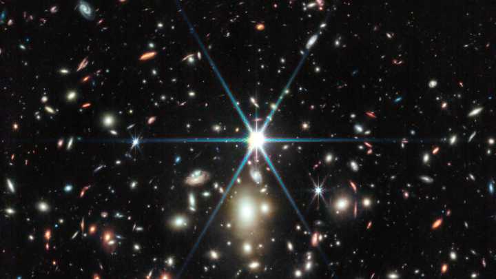 Earendel, farthest and earliest star ever seen, might not be what it seems