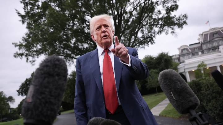 ¿Puede Trump realmente eliminar el voto por correo y las máquinas de votación?