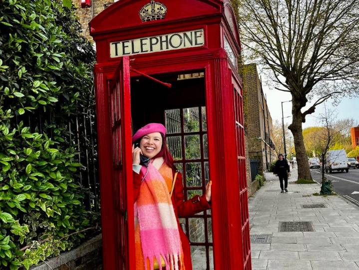 I pushed myself to talk to strangers every day in a foreign city. It went so well that I brought the habit home.