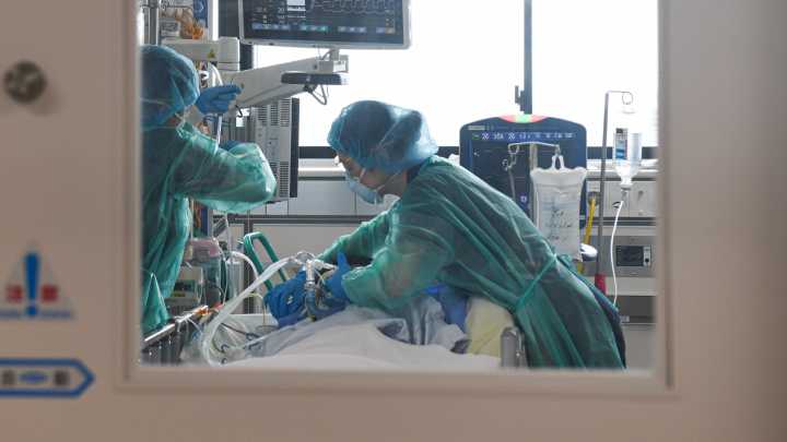 Pros and cons of universal health care in the United States