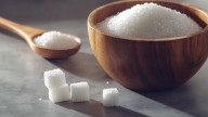 El azúcar no es el único enemigo de la salud bucal: 5 alimentos que también dañan los dientes