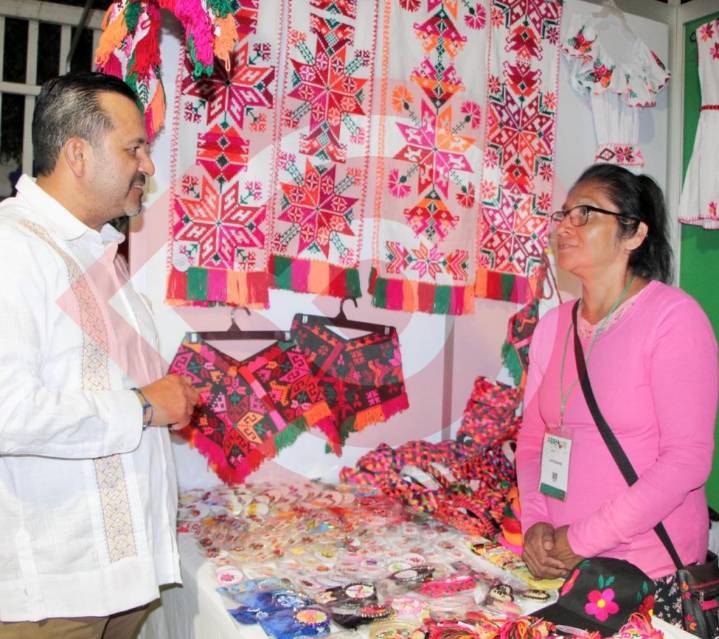 Gobierno respalda sin límites al sector artesanal en FENAPO 2025