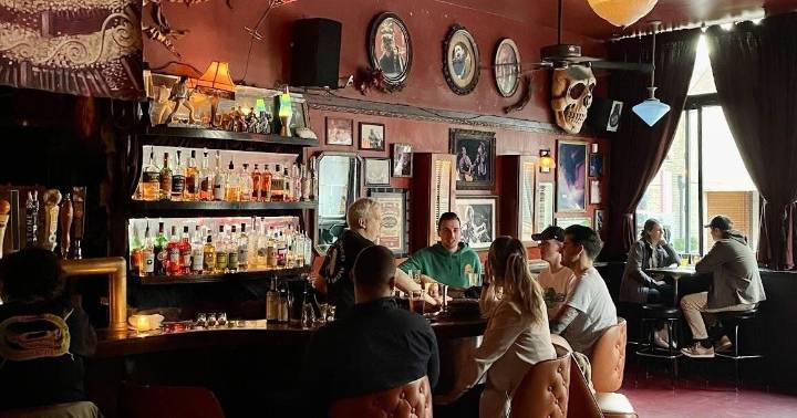 Chicago bars & restaurants plan big Labor Day weekend with food & fun