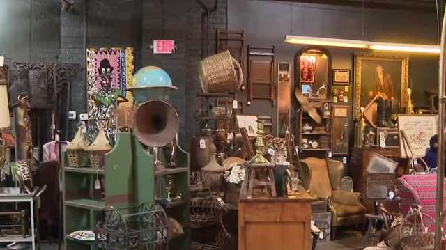 Fleur de Flea's vintage market returns to Waterfront Park this weekend