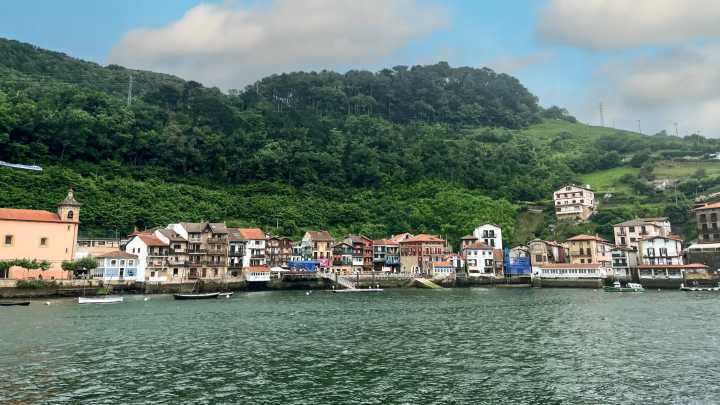 Ni Getaria ni Hondarribia: el precioso pueblo costero junto a San Sebastián y cerca de Aragón perfecto para una escapada